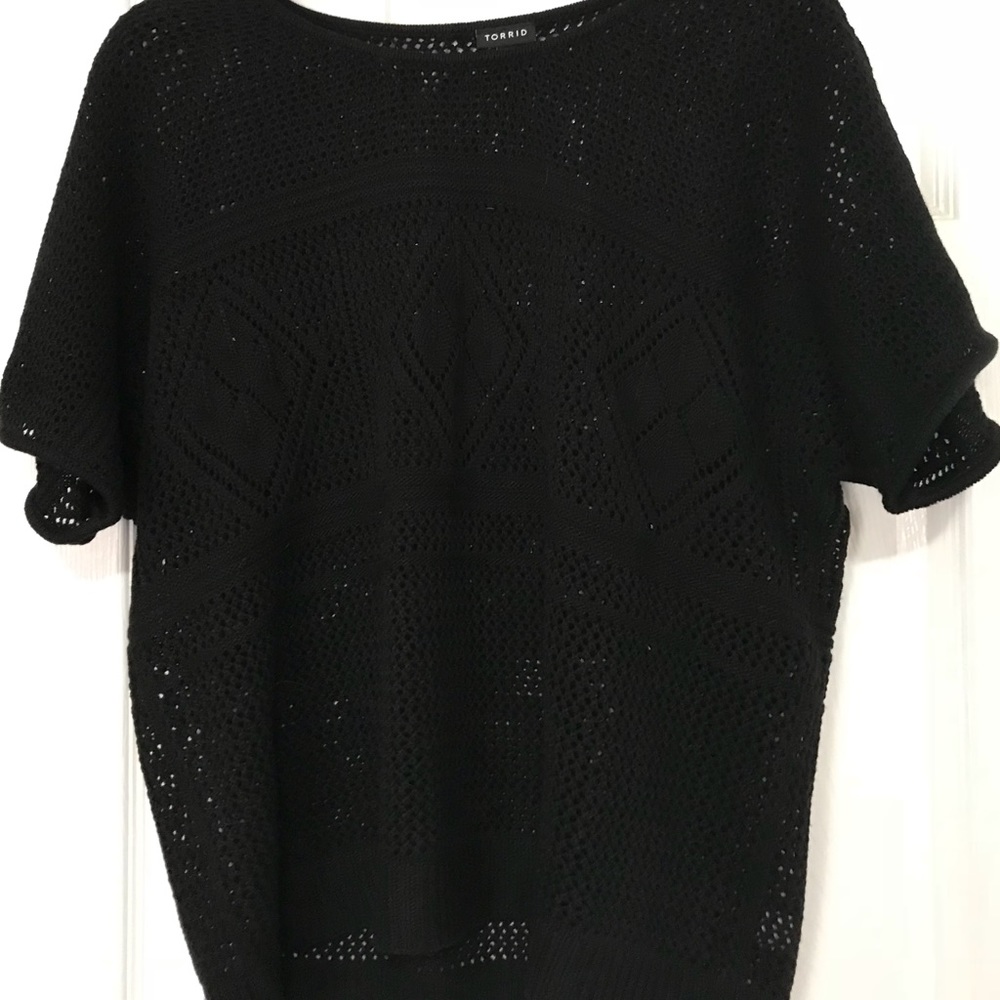 Light weight short sleeve sweater